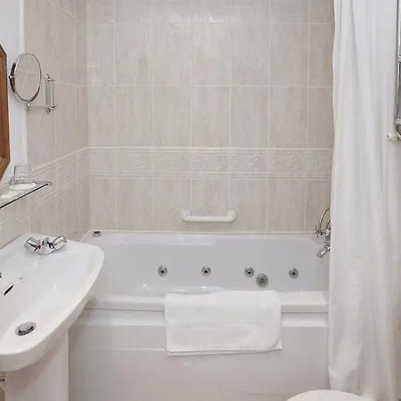 Apartament Leeson *