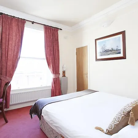 Apartment Leeson *